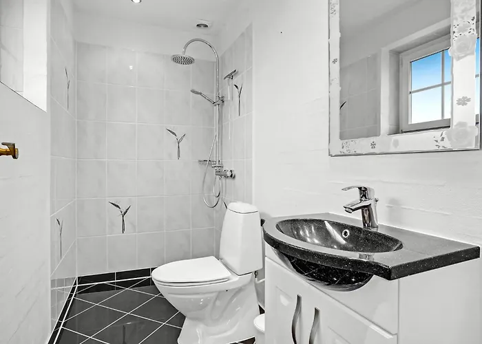 Lovely In With Wifi Holiday home *
